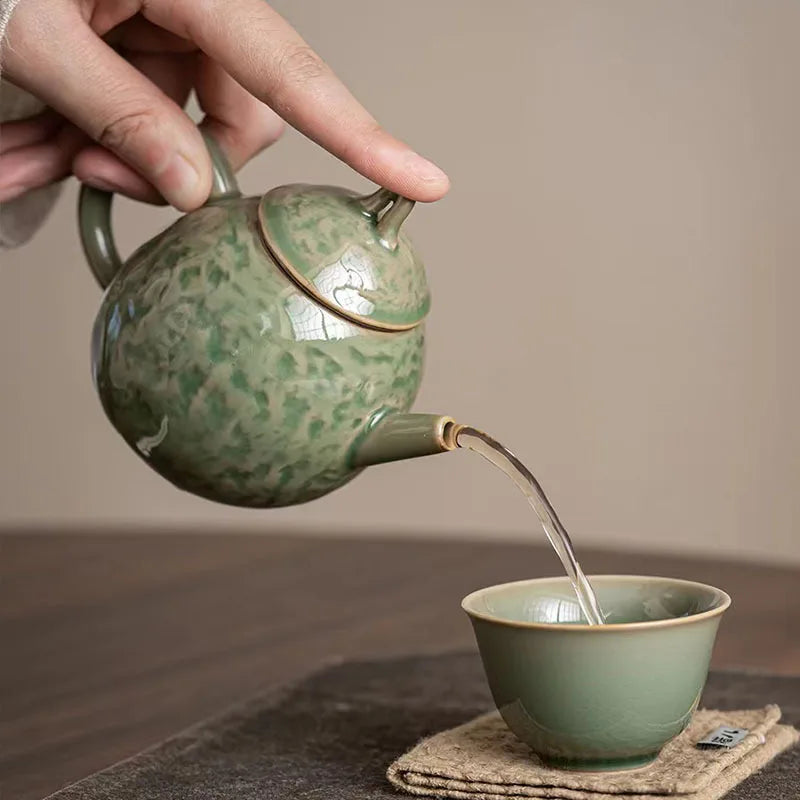 Retro Celadon Ceramics Teapot Chinese Small Pot with Filter Kung Fu Teaware Single Pot Loop-Handled Tea Kettle Tea Maker