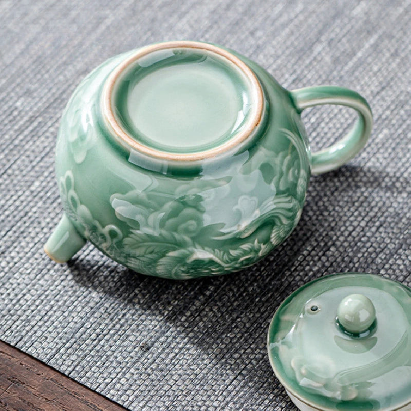 150ml Yue Kiln Celadon Ceramic Teapot Handmade Engraving Dargon Tea Maker Small Teapot with Filter Hole Household Kung Fu TeaSet